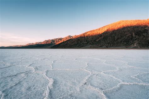 Sunset And Salt Flats Badwater Basin Death Valley Ca 2048x1365 R