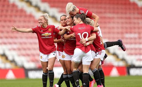 barclays fa women s super league match report manchester united 2 0 everton