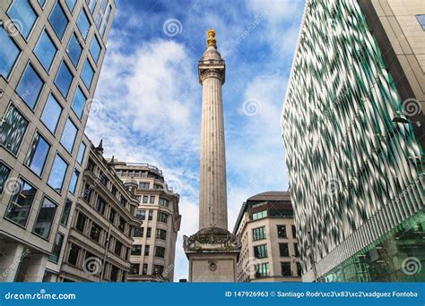 The Monument To The Great Fire Of London Stock Image Image Of Column