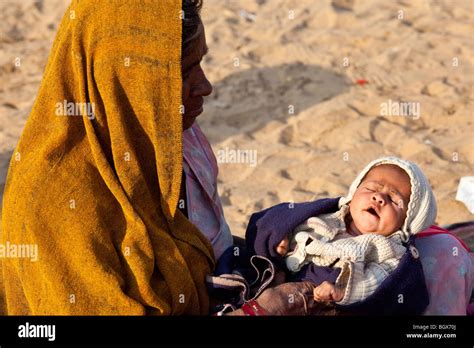 Indian Baby With Mother Hi Res Stock Photography And Images Alamy