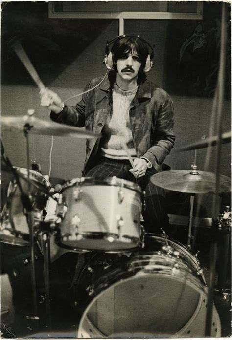 Ringo using two bass drums Барабаны Музыкальные группы Музыканты