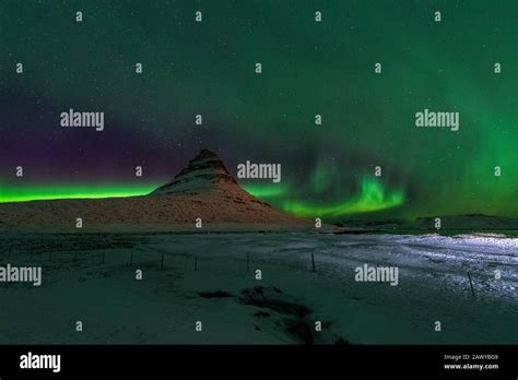 Northern Lights Kirkjufell Iceland Stock Photo Alamy