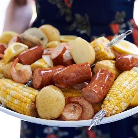 Reduce heat to a gentle boil and cook for about 90 minutes, or until chicken meat is falling off of the bone. Classic Low Country Boil | Williams-Sonoma Taste