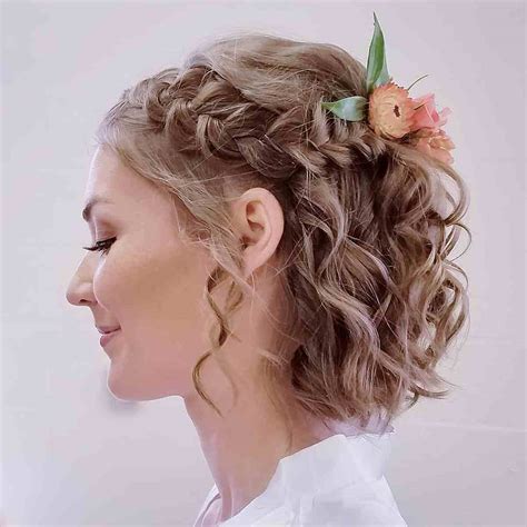Share 71 Pixie Cut Wedding Hairstyles Ineteachers