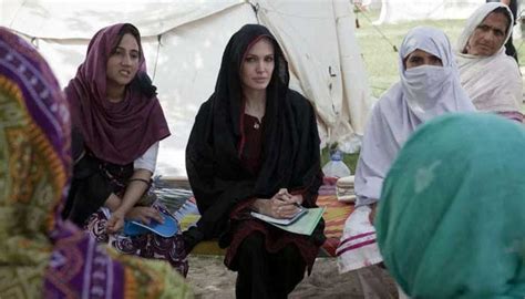 Angelina Jolie Arrives In Pakistan To Help Flood Victims