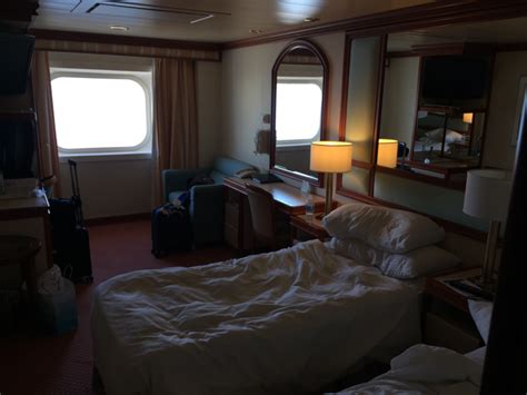 Cabin reviews, service, ship etc. Premium Oceanview Stateroom, Cabin Category O6, Island ...