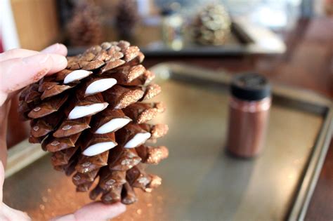 Diy Glitter Pinecone Ornaments With Images Pinecone Ornaments