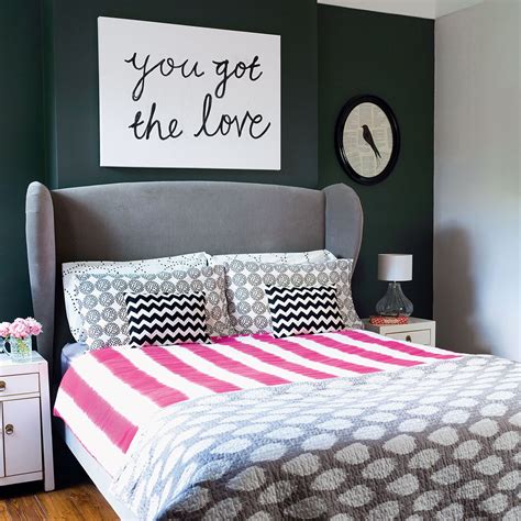 Teen bedroom decor for teenage girls are a little different than teen boys as girls want their bedrooms to look more friendlier and feminine. Teenage girls bedroom ideas - Teen girls bedrooms - Girls ...