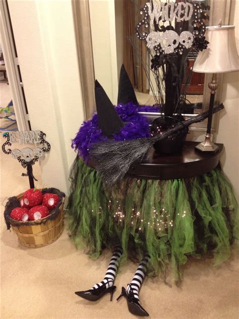 Although the wizard of oz might be most famous today for the 1939 movie, starring judy garland, the book was originally written in the 1890s by author l. My table decorated for our Wizard of Oz Halloween party ...