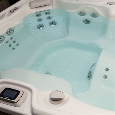 Hot Tubs And Spas Value Premium And Luxury Models Luxury Hot Tubs