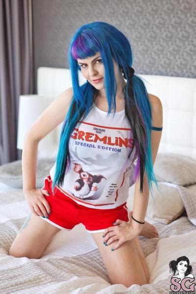 Reptyle suicide girl
