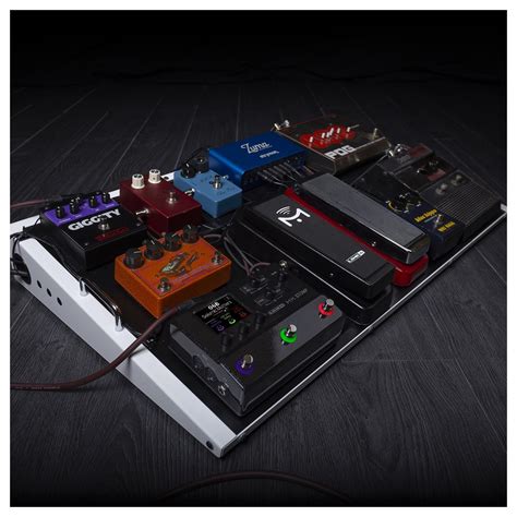 Line 6 Helix HX Stomp Multi Effects Pedal At Gear4music