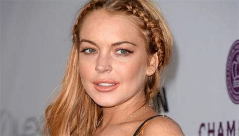 Lindsay Lohan Sends Pulses Racing In Her Latest Sun Kissed Picture