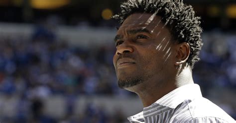 We currently house more than 17 million cards, each listed for sale with front and. Edgerrin James of Immokalee, Indianapolis Colts a step ...