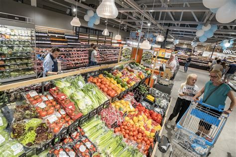 Volg ons voor de beste acties, lekkerste producten en nieuwtjes. Albert Heijn start een test waarbij agf-producten ...