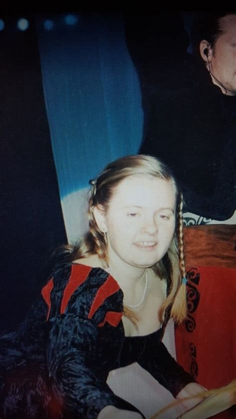 Sie wurde 45 jahre alt. Pin von fellinlovewithanalien👽 auf ♡BARBY KELLY♡ | Musik ...