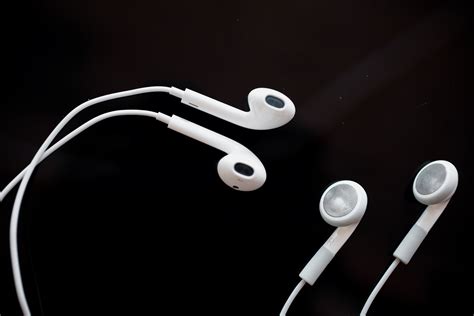 Ears On Apples New Earpods Are Worth Listening To Wired