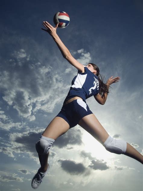 Learn How To Successfully Complete The Jump Serve In Volleyball