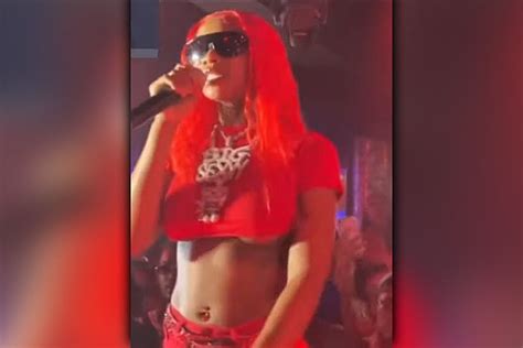 Sexyy Red Mad After Money Gets Thrown At Her During Performance 977 The Beat Of The Capital
