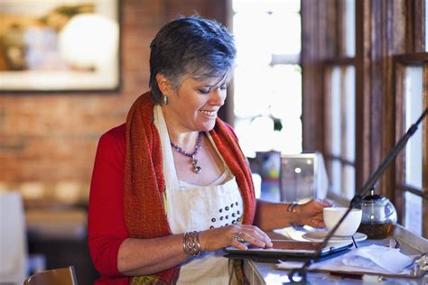 Consiglio business for lady a tutte le professioniste perché grazie a business for lady puoi valorizzare le tue competenze specifiche e il. Older people delaying retirement to change careers or ...