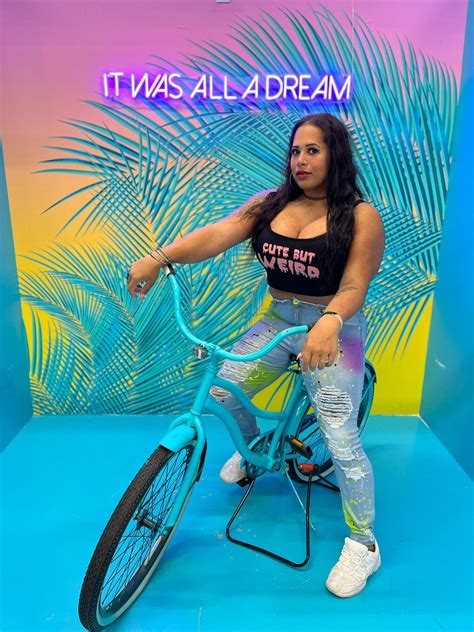 Tbs Champion Dj Nyla Rose On Twitter Riding Into The Weekend Like