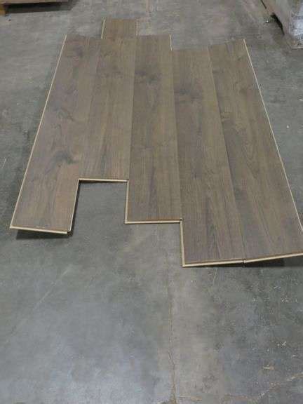 Lite Tree Bark Oak Laminate Flooring 12mm X 7 12 X 54 38