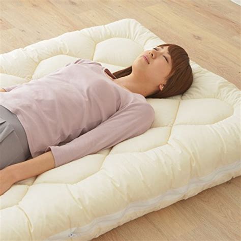 The whole futon is made with three pieces and was placed on the ground or on a tatami mat. Twin Size Futon Mattress