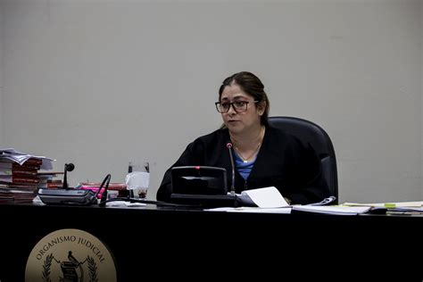 El Caso Contra Sandra Torres Termina Por Arrastrar A La Une A La Contraloría Y Al Tse Plaza