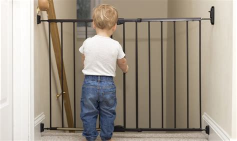 7 Best Baby Gates Of 2019 Perfect For Stairs And Doorways Raising Them