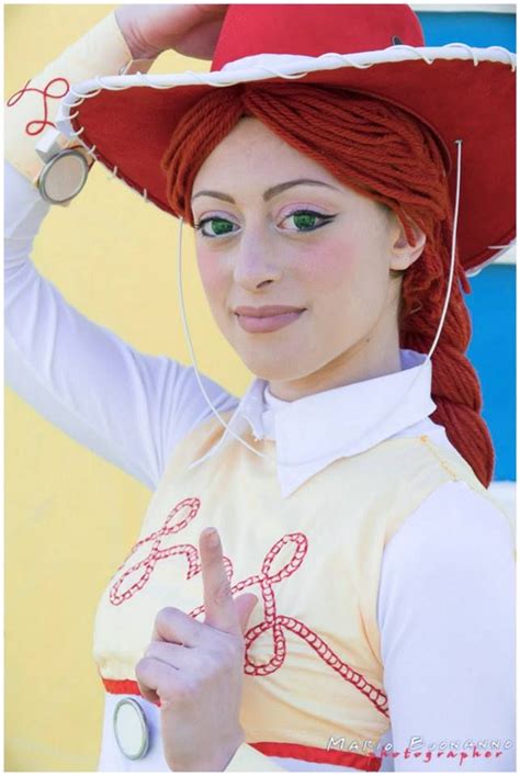 how to do jessie from toy story makeup