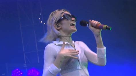 Grimes Realiti Live Hd At Lollapalooza 2016 Youtube
