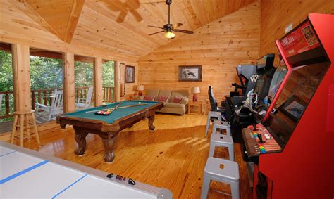 This obx private home features oceanfront views, 6.00 bedrooms, and 5.00 baths. Pigeon Forge Cabins - Splish Splash