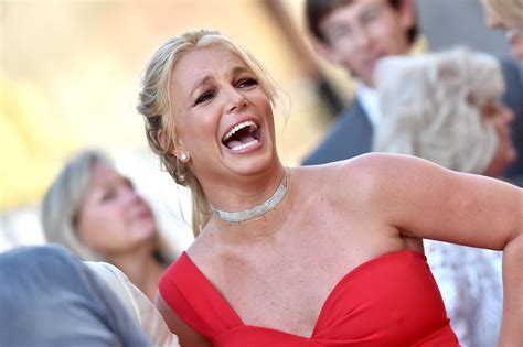 Britney Spears Topless Piersi Zasłoniła Dłońmi Wp Gwiazdy