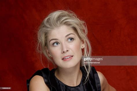 Rosamund Pike Poses For A Photo During A Portrait Session At The Park