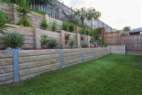 3 Reasons Your Yard Needs A Retaining Wall Rugged Slopes Hawaii