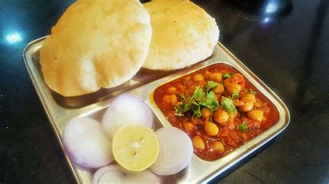 About punjabi chole bhature recipe: Chole Bhature - Marathi Recipe | Madhura's Recipe