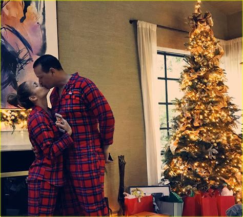 Jennifer Lopez And Alex Rodriguez Share Sweet Photos Of Their Christmas
