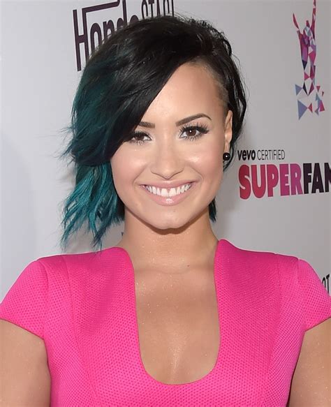 Demi Lovato Dyed Her Hair Neon Green — Photos Allure