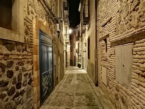 Paseo Fotográfico Nocturno Por Algunas Calles De Toledo Leyendas De