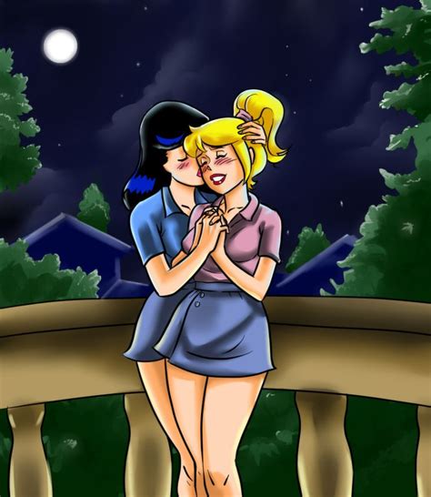 betty and veronica kissing under the moonlight betty and veronica kiss betty and veronica