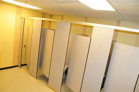 Fortunately, additional options are available to improve the way commercial bathroom partitions are made and installed so that they provide higher levels of privacy and comfort. 13+ Commercial Used Bathroom Partitions 5 Years Warranty | Bathroom partitions, Bathroom design ...