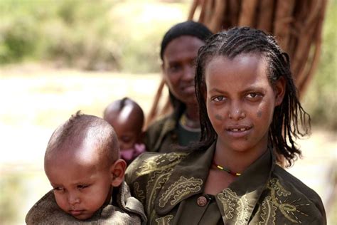 Ethiopian Mothers With Babies Mother Baby Baby Baby Pictures