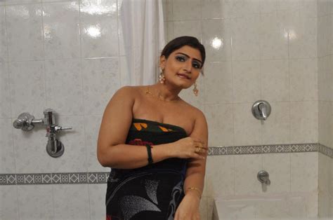 Mallu Aunty Babilona Hot Bathing Pics Cinehub