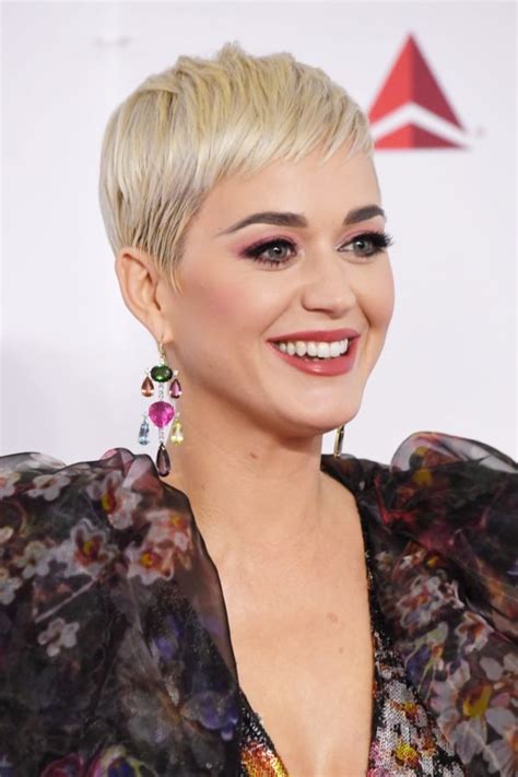 Cortes de pelo para mujer primavera verano 2021. Los Mejores Cortes De Pelo Corto Primavera Verano 2021 ...