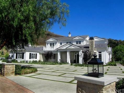 Kylie Jenner Sells Calabasas Hidden Hills House For 67 Million Observer