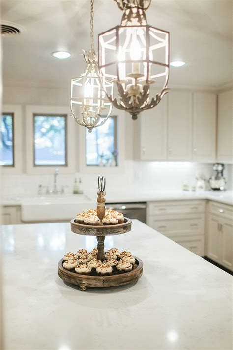 Shop bellacor's selection of beautiful french country chandeliers and light your home with the style of provence! 10 Best French Country Chandeliers For Kitchen