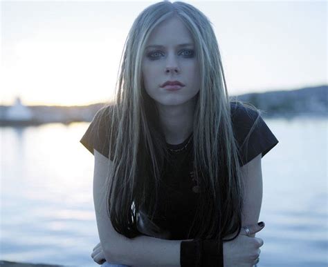 Avril Lavigne Rock Chick Under My Skin Avril Lavigne Pretty And Cute Wifey Ordinary Singer