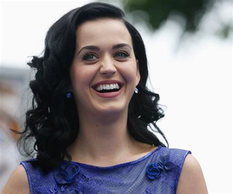 katy perry biography details like her affairs real name [shocking story]