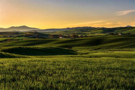 Italy Fields Grasslands Tuscany Nature Wallpapers Hd Desktop And