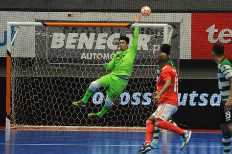 You are on sporting results page in futsal/portugal section. Guarda-redes Guitta renova com o Sporting - JN